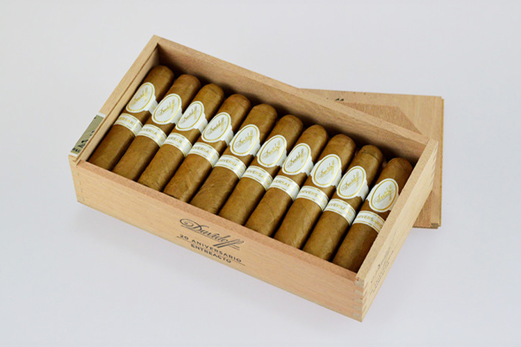 20支 DAVIDOFF Aniversario Entreacto周年庆 奏鸣曲