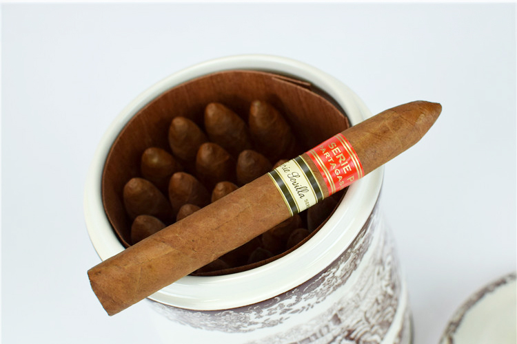 21支瓷罐Partagas Serie P No.2 serie sevilla