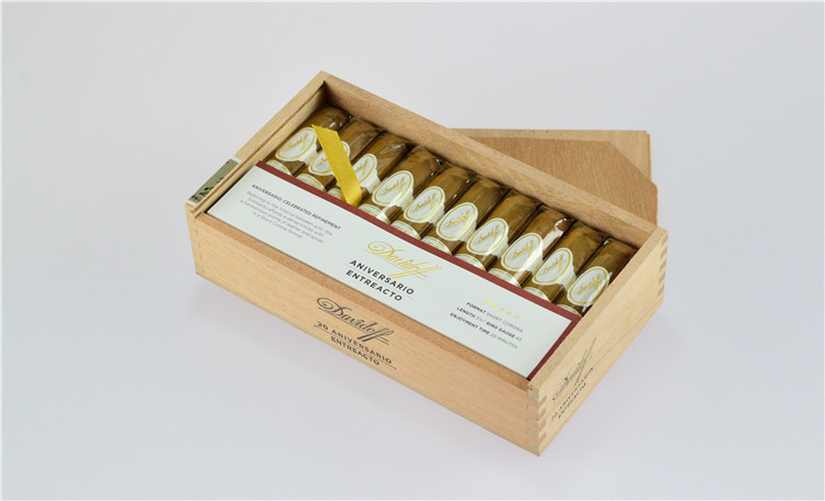 20支 DAVIDOFF Aniversario Entreacto周年庆 奏鸣曲