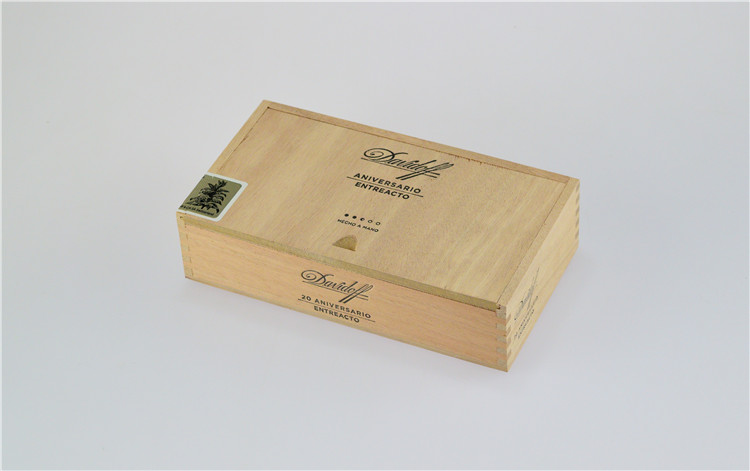 20支 DAVIDOFF Aniversario Entreacto周年庆 奏鸣曲