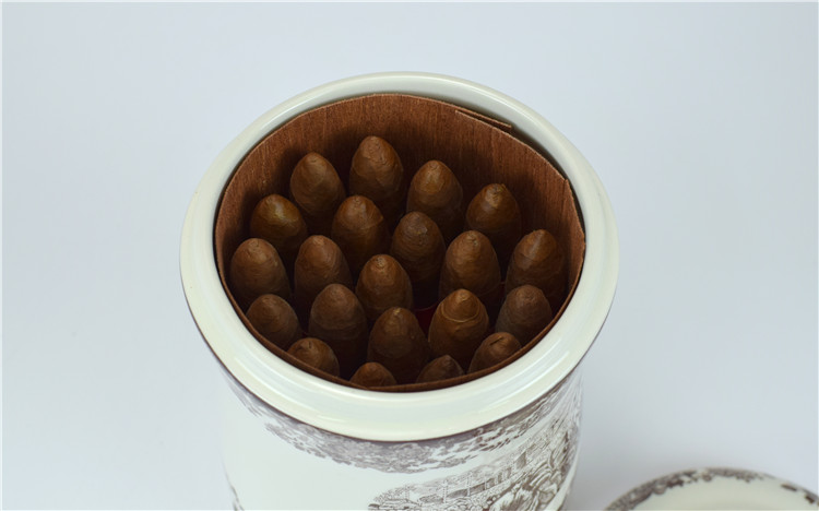 21支瓷罐Partagas Serie P No.2 serie sevilla