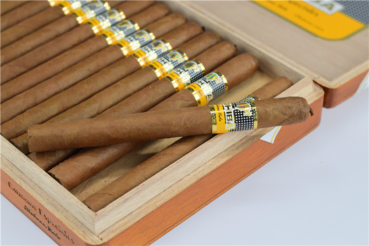 25支 CORONAS ESPECIALES（特级皇冠）