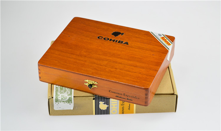 25支 CORONAS ESPECIALES（特级皇冠）