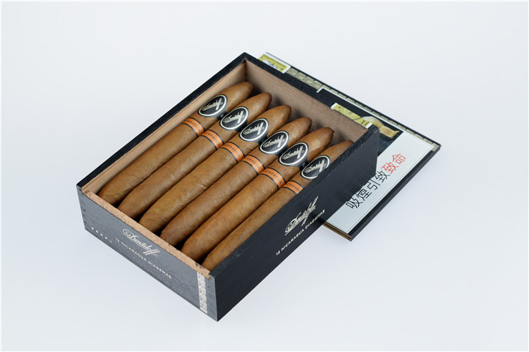 12支 Davidoff NICARAGUA DIADEMA 尼加拉瓜 大帝